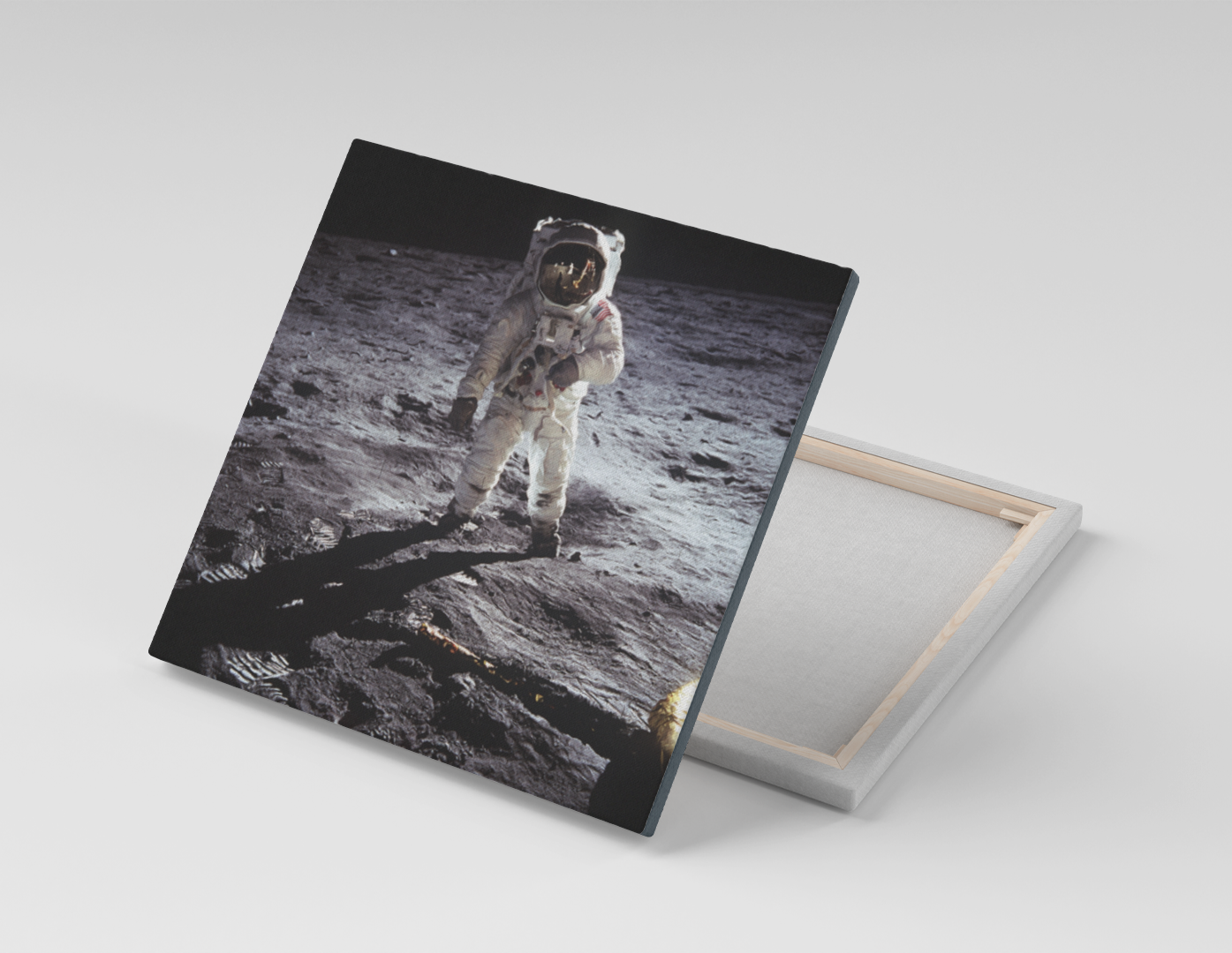 ASTRONAUTA EN LA LUNA